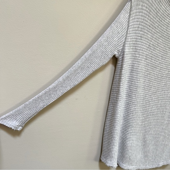 Free People ~Gray Lover Rib Thermal Raw Hem Tunic Top in size Medium - Picture 5 of 13